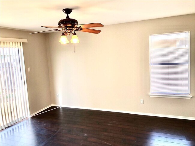Building Photo - 3008 Crownover St