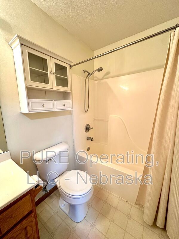 Building Photo - 11657 Bauman Ave