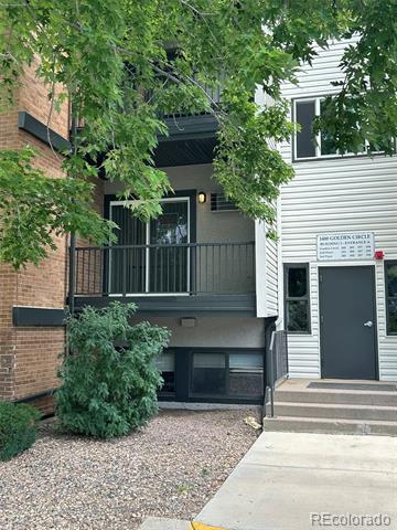 Building Photo - 1400 Golden Cir