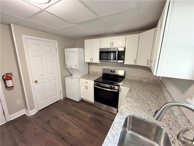 Building Photo - 1112 Pollock Ave