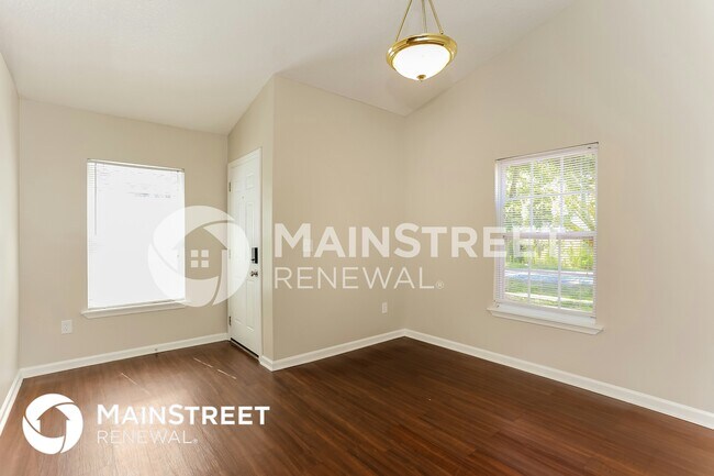 Building Photo - 8566 Maple St