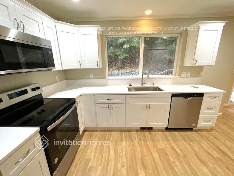 Building Photo - 14909 93rd Ave E