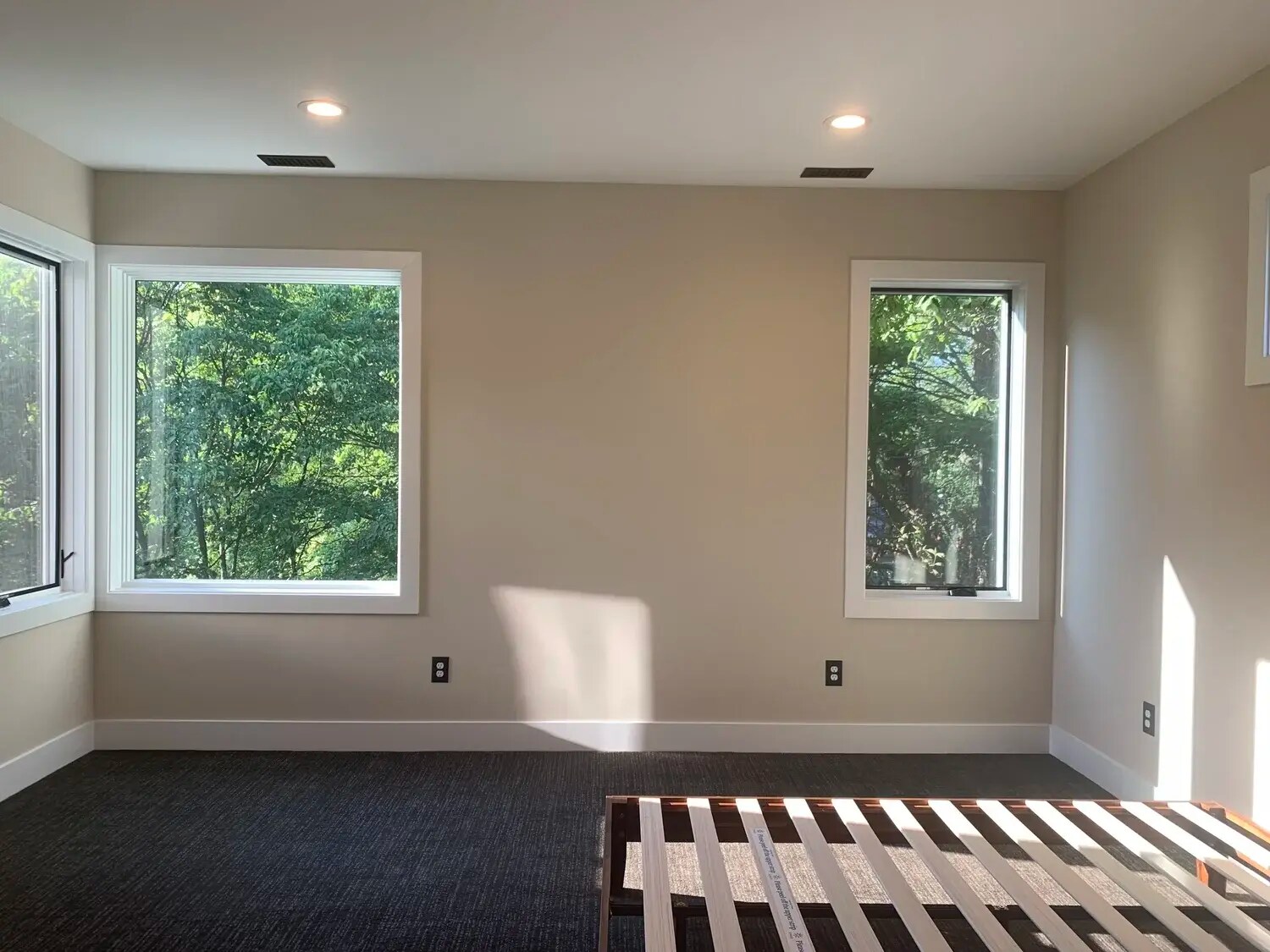 Building Photo - 702 E Maxwell Ln