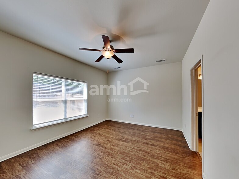 Building Photo - 4505 Shy Creek Ln
