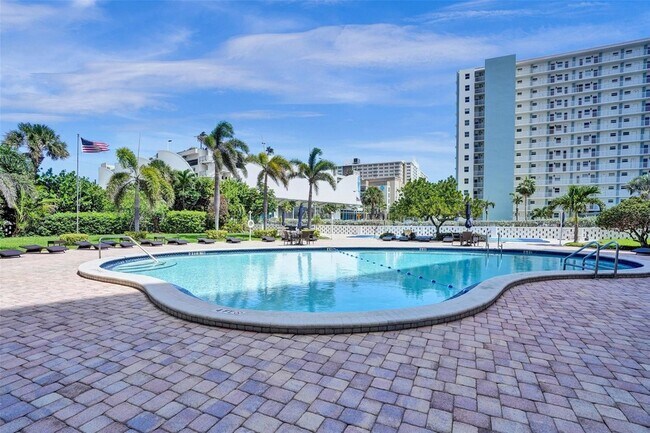 Building Photo - 301 N Ocean Blvd