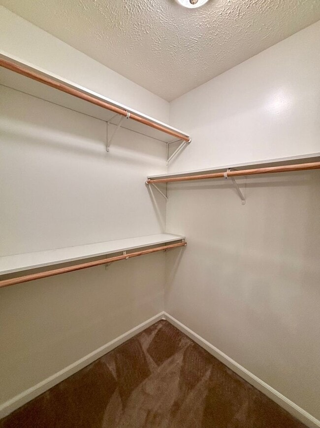 Building Photo - Cozy Living For Cold Days