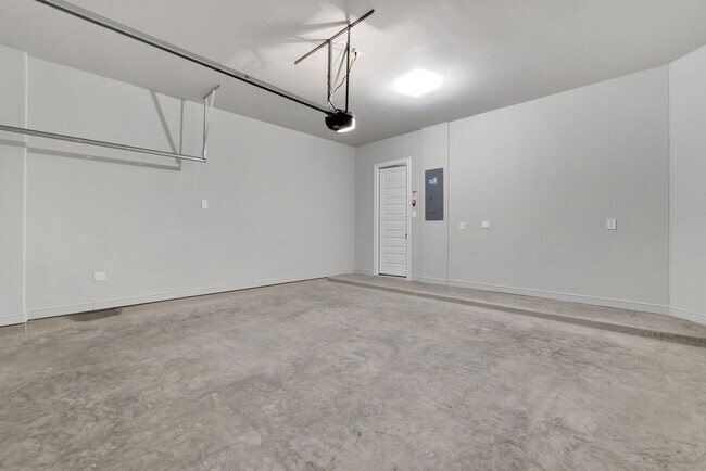 Building Photo - 3110 Millwork St
