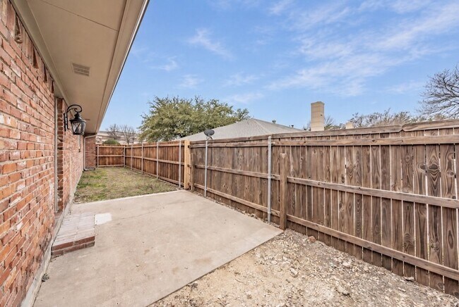 Building Photo - 4904 Arborlawn Dr