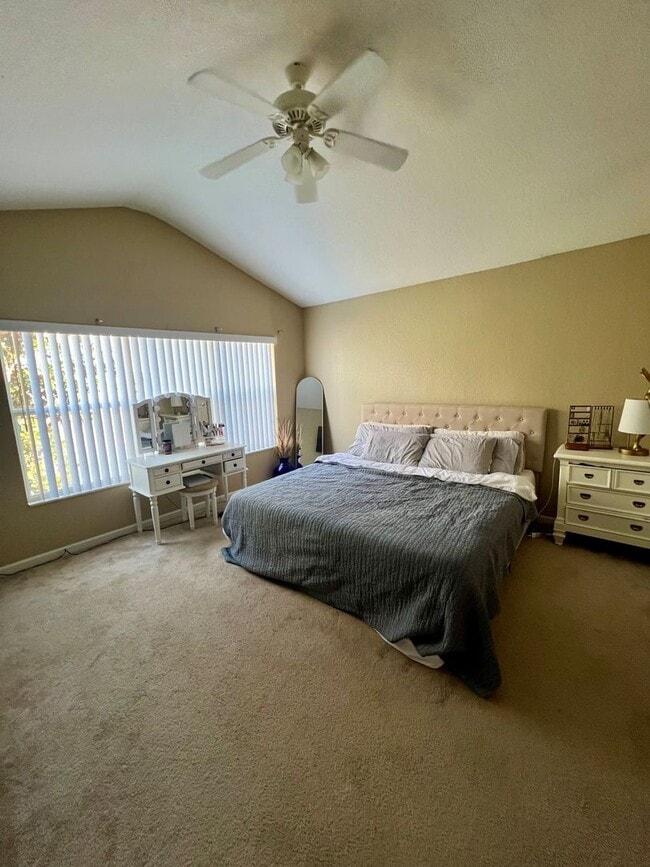 Building Photo - 3 Bedroom, 2.5 bath in Waterford Lakes ...