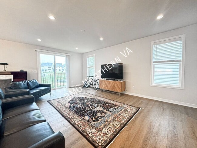 Building Photo - 41684 Carefree Court