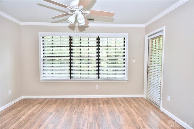 Building Photo - 1209 Stoneridge Cir