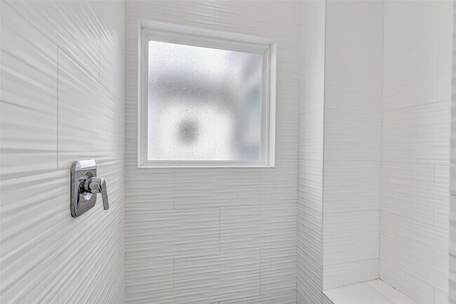 Building Photo - 3309 Baron St