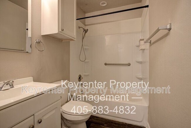 Building Photo - 2325 NW 12th St