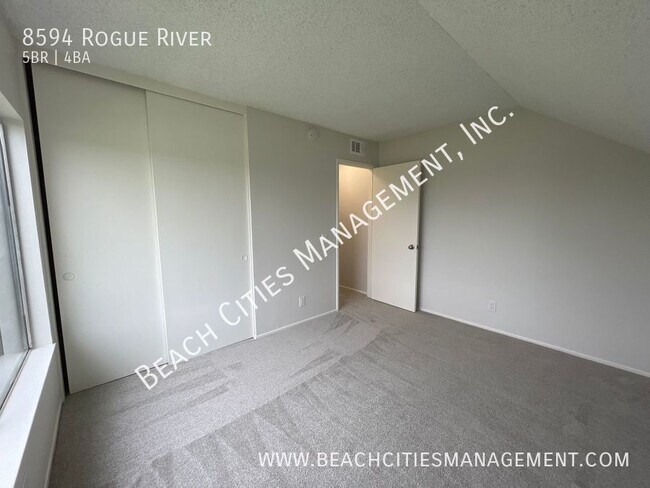 Building Photo - 8594 Rogue River Ave