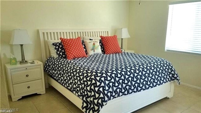 Building Photo - 1075 Foxfire Ln