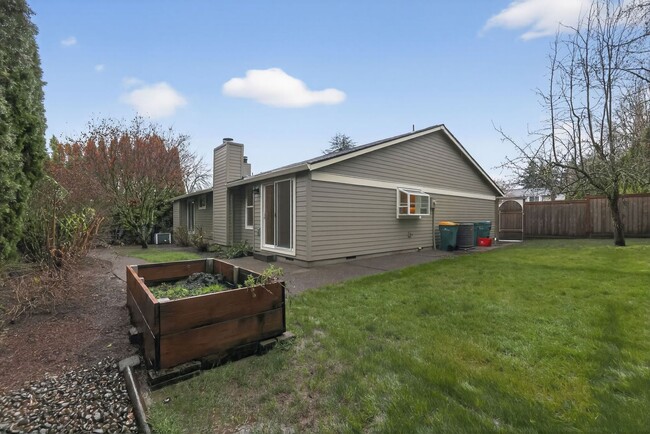 Building Photo - 12055 SW Morlock Ct