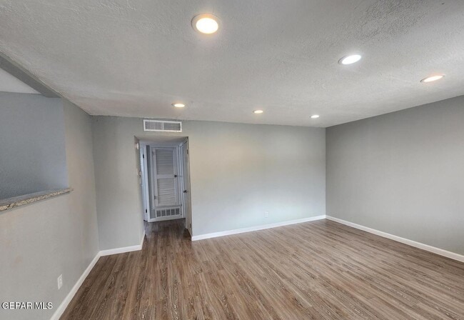 Building Photo - 11242 Wharf Cove Dr