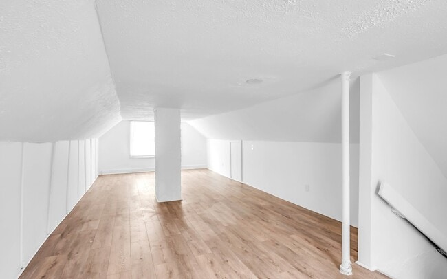 Building Photo - 509 E 143rd St