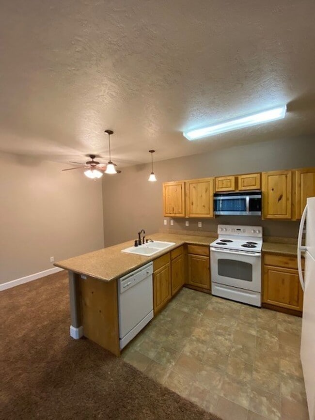 Building Photo - 6740 N Spurwing Loop