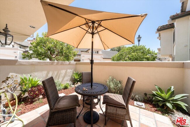 Building Photo - 1256 Cravens Ln