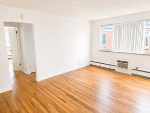 Building Photo - 801 N Dahlia St