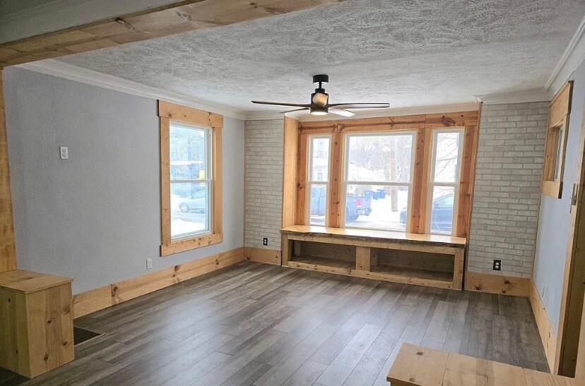 Building Photo - 618 Pettibone Ave NW