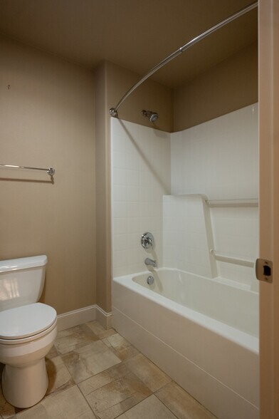 Building Photo - 15550 SW Cynthia Ln