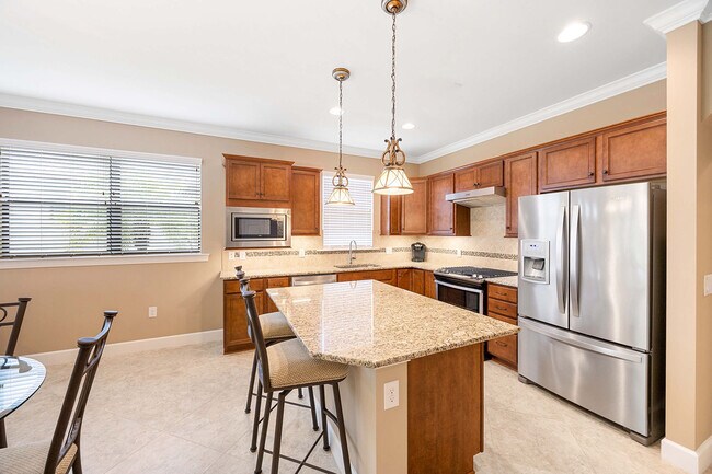 Building Photo - 7638 Jacaranda Ln