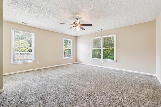 Building Photo - 1425 Shamrock Hill Cir