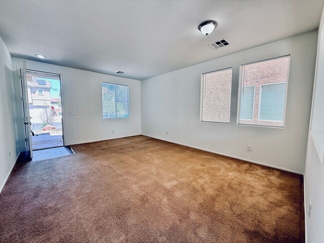 Building Photo - Available Now-Lovely Two Story Home!  Make it yours!