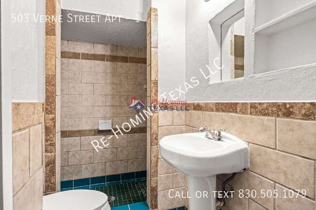 Building Photo - 503 Verne St