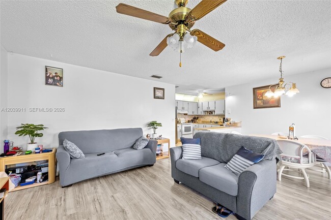 Building Photo - 5839 La Pinata Blvd