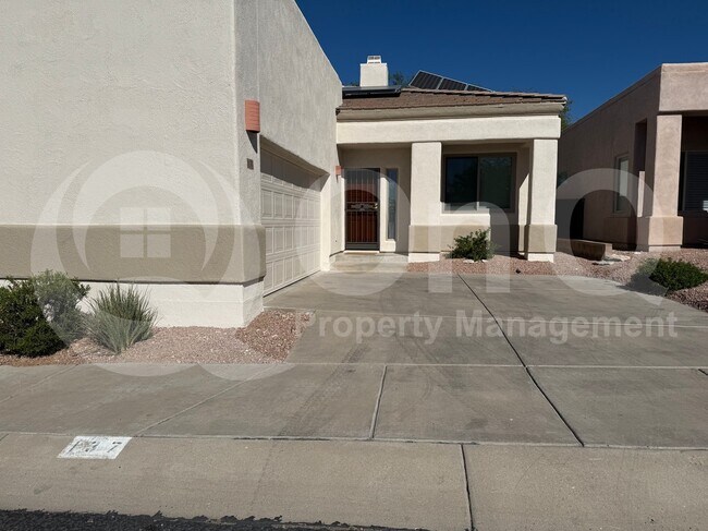 Building Photo - 137 E Calle Zavala