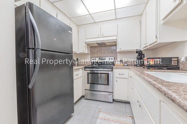 Building Photo - Amazing 2 bed 2 bath