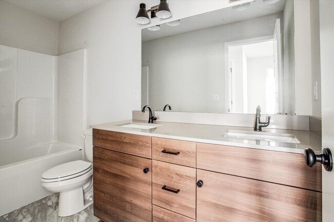 Building Photo - 3744 SW Maryville Pl