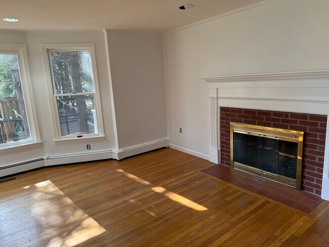 Building Photo - 94 Rice St