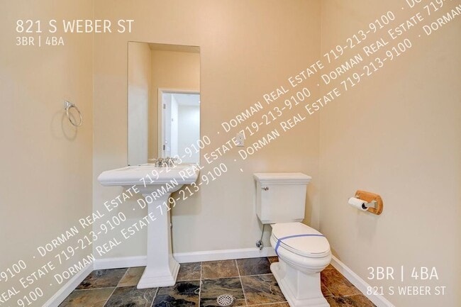 Building Photo - 821 S Weber St