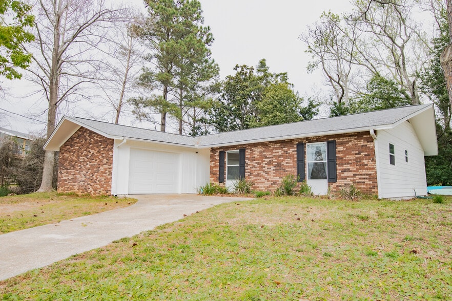 Building Photo - 101 Villa Ct