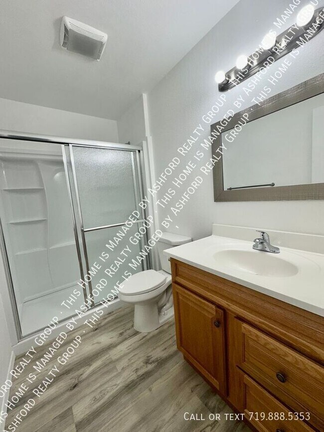 Building Photo - 1120 Yuma St