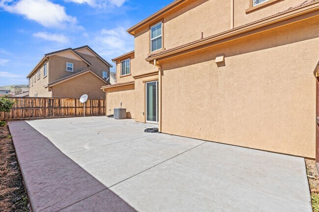 Building Photo - 20833 Grapevine Dr