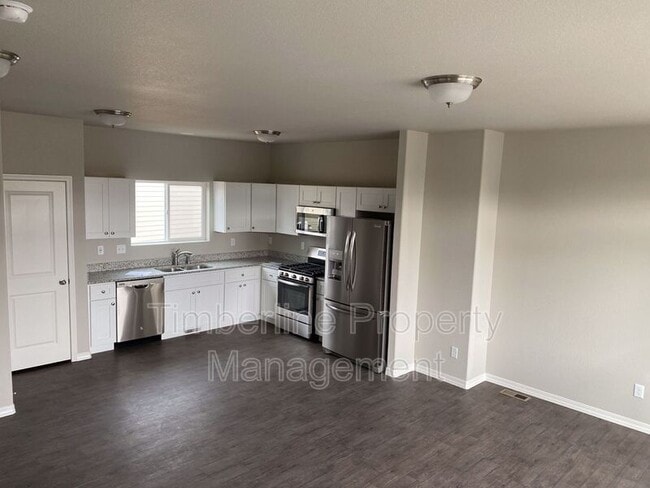 Building Photo - 874 Grissom Dr.