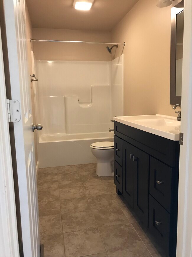 Main Bathroom - 110 Scenic Dr
