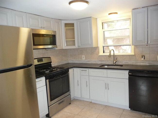 Building Photo - 67 Hulse Ave