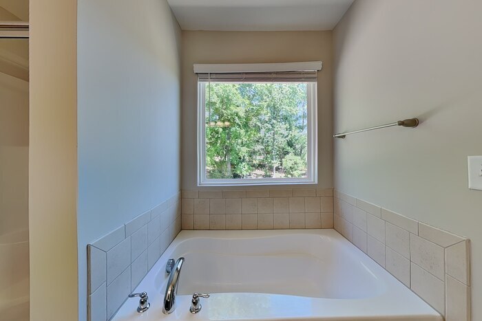 Building Photo - 3490 Landshire View Lane