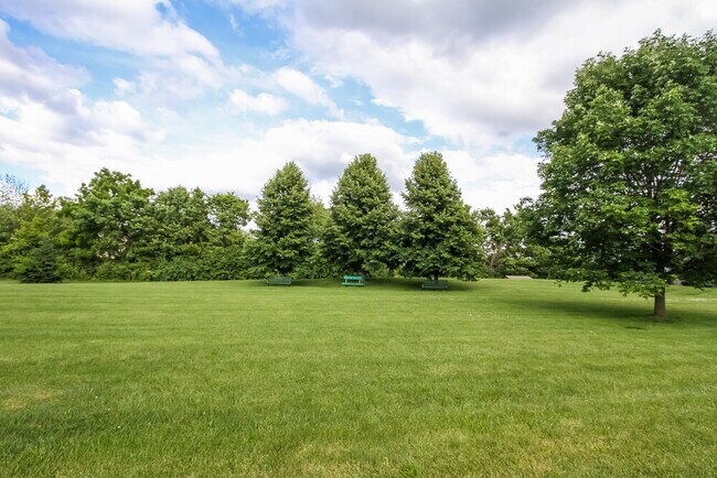 Building Photo - 713 Millbrook Dr