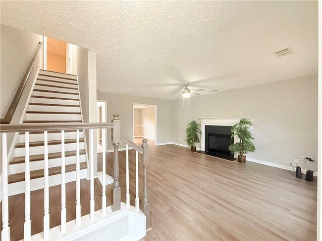 Building Photo - 945 Sweet Mill Ln