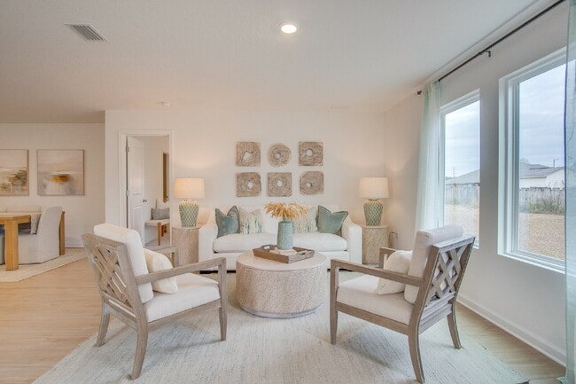 Building Photo - Spacious 4BR/2BA Home in Eagles Ridge – High-Speed Internet Included – Military Deposit Special