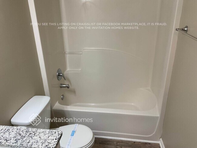 Building Photo - 135 Hidden Creek Dr