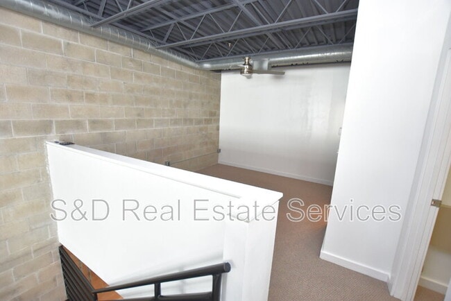 Building Photo - 5008 S MacDill Ave