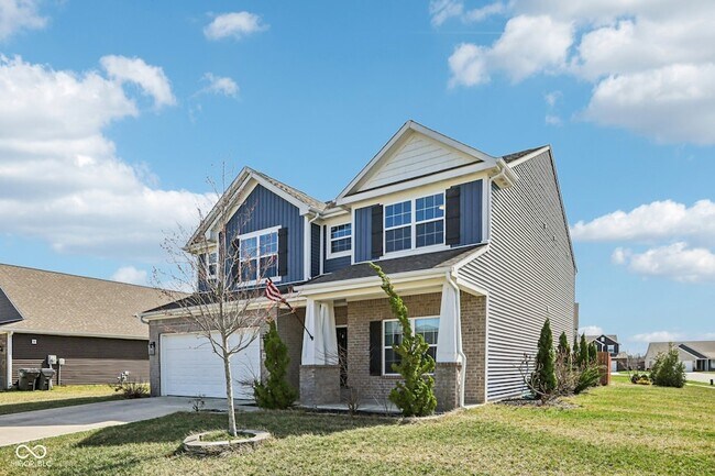 Building Photo - 6673 Laurelwood Dr